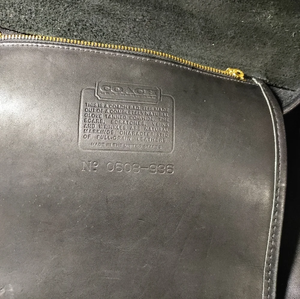 RARE Vintage 80’s Collector Condition Coach Courier Bag # 9800 in Black Leather.